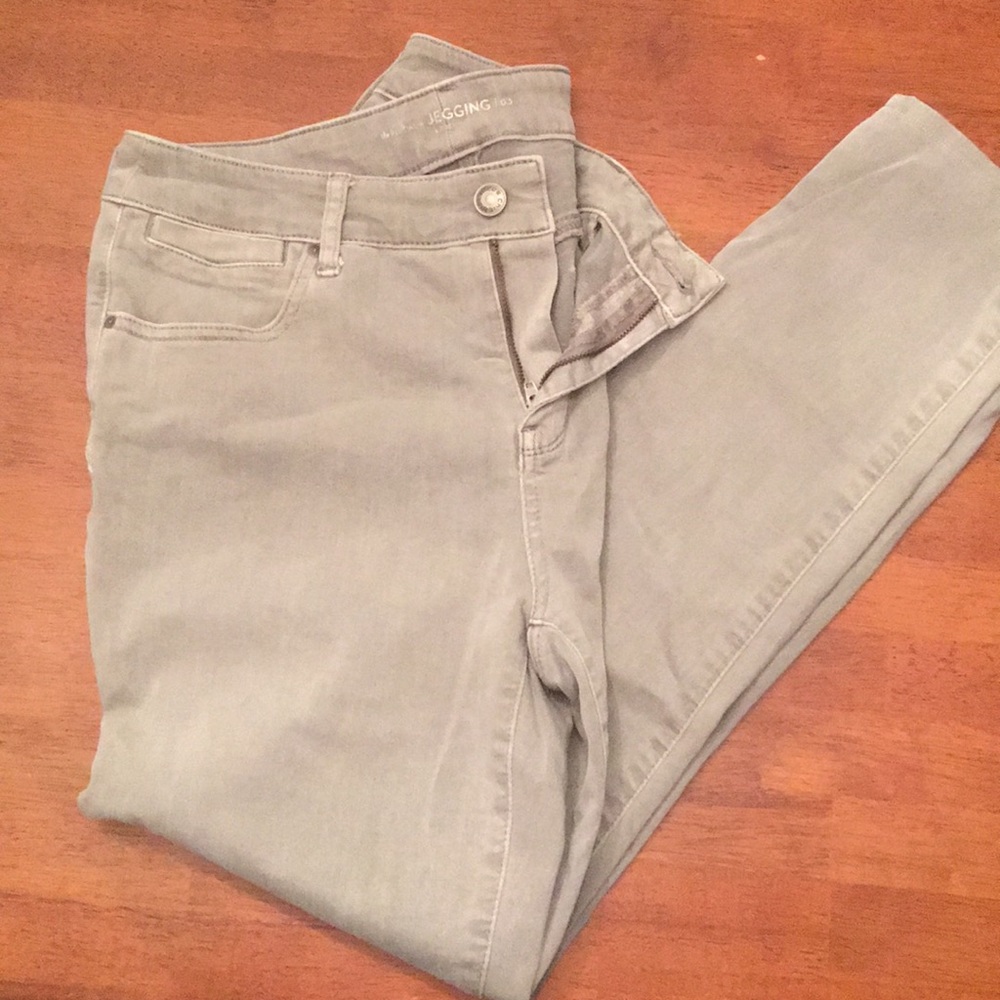 A38 soft gray Chico’s jeggings